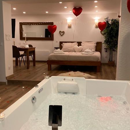 Love Room Unique - Sauna / Jacuzzi Charleville-Mézières 외부 사진