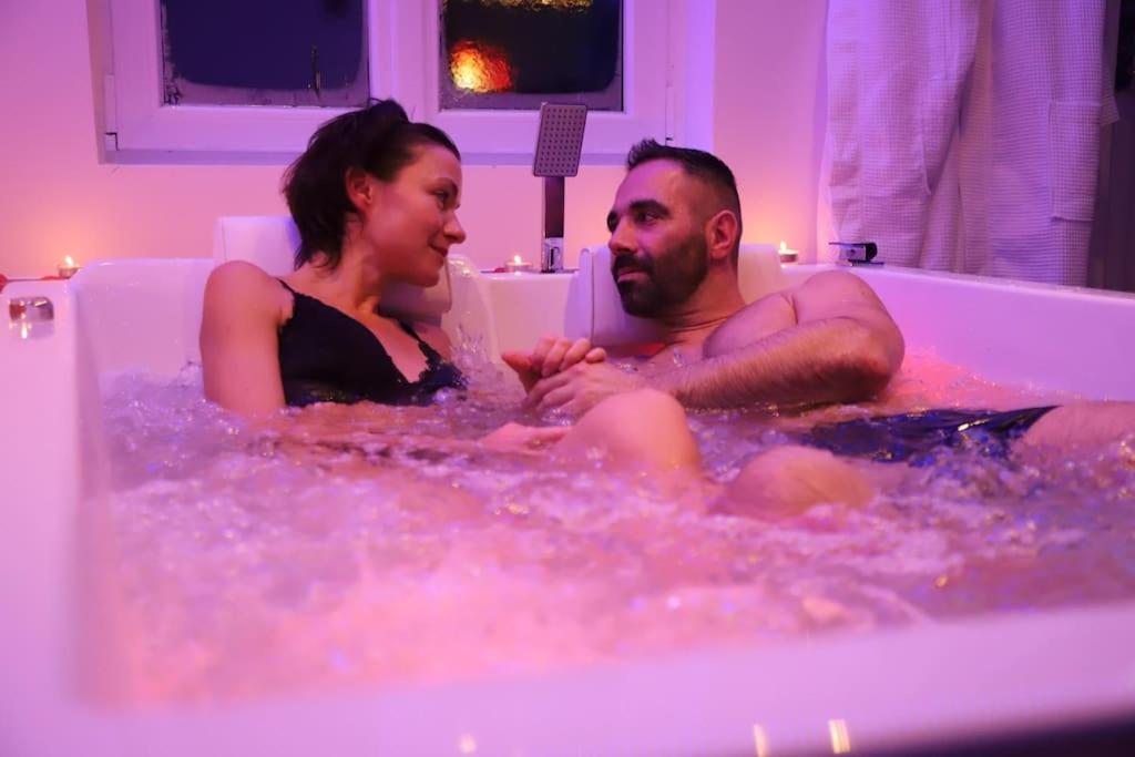 Love Room Unique - Sauna / Jacuzzi Charleville-Mézières 외부 사진