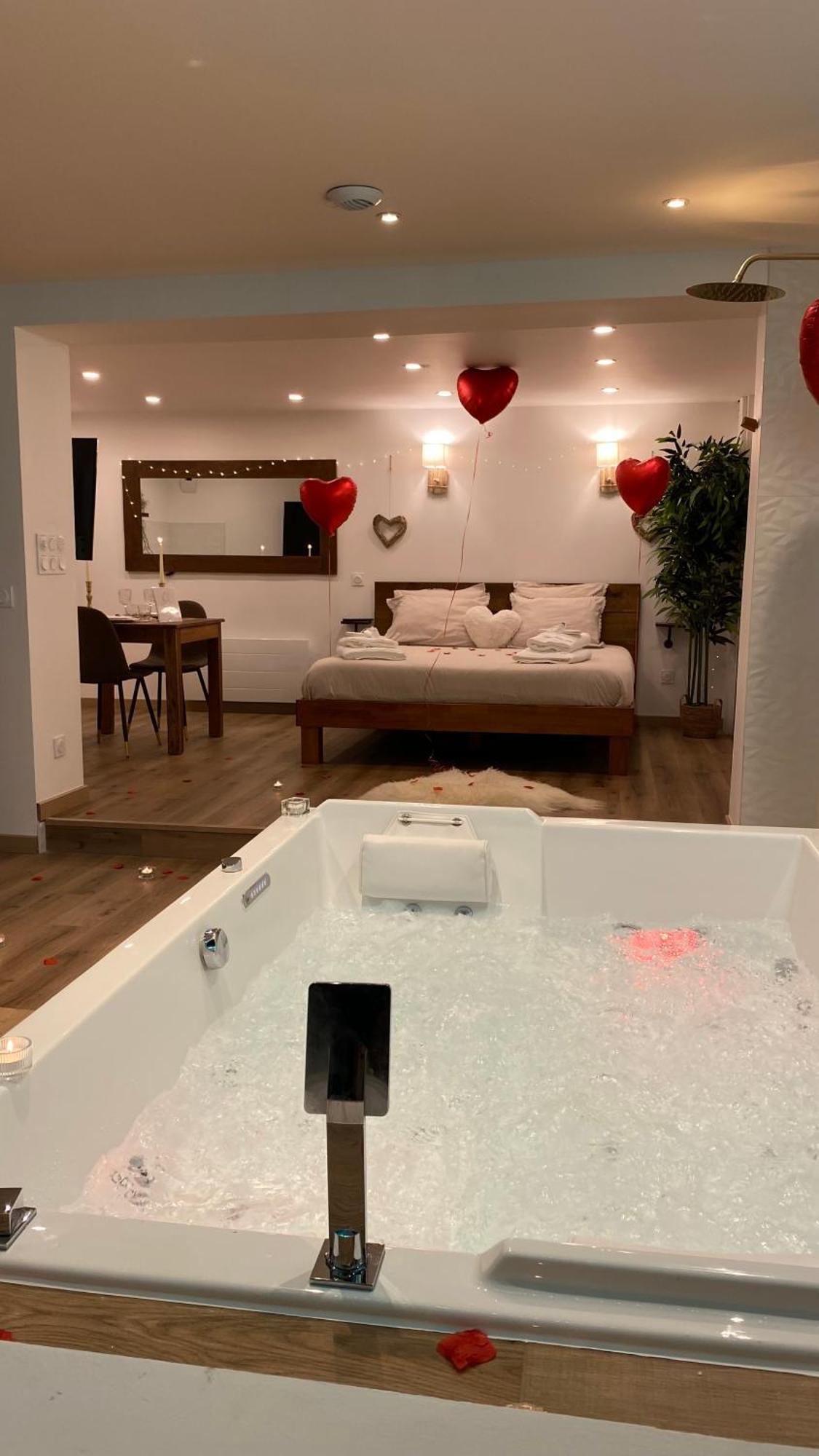 Love Room Unique - Sauna / Jacuzzi Charleville-Mézières 외부 사진