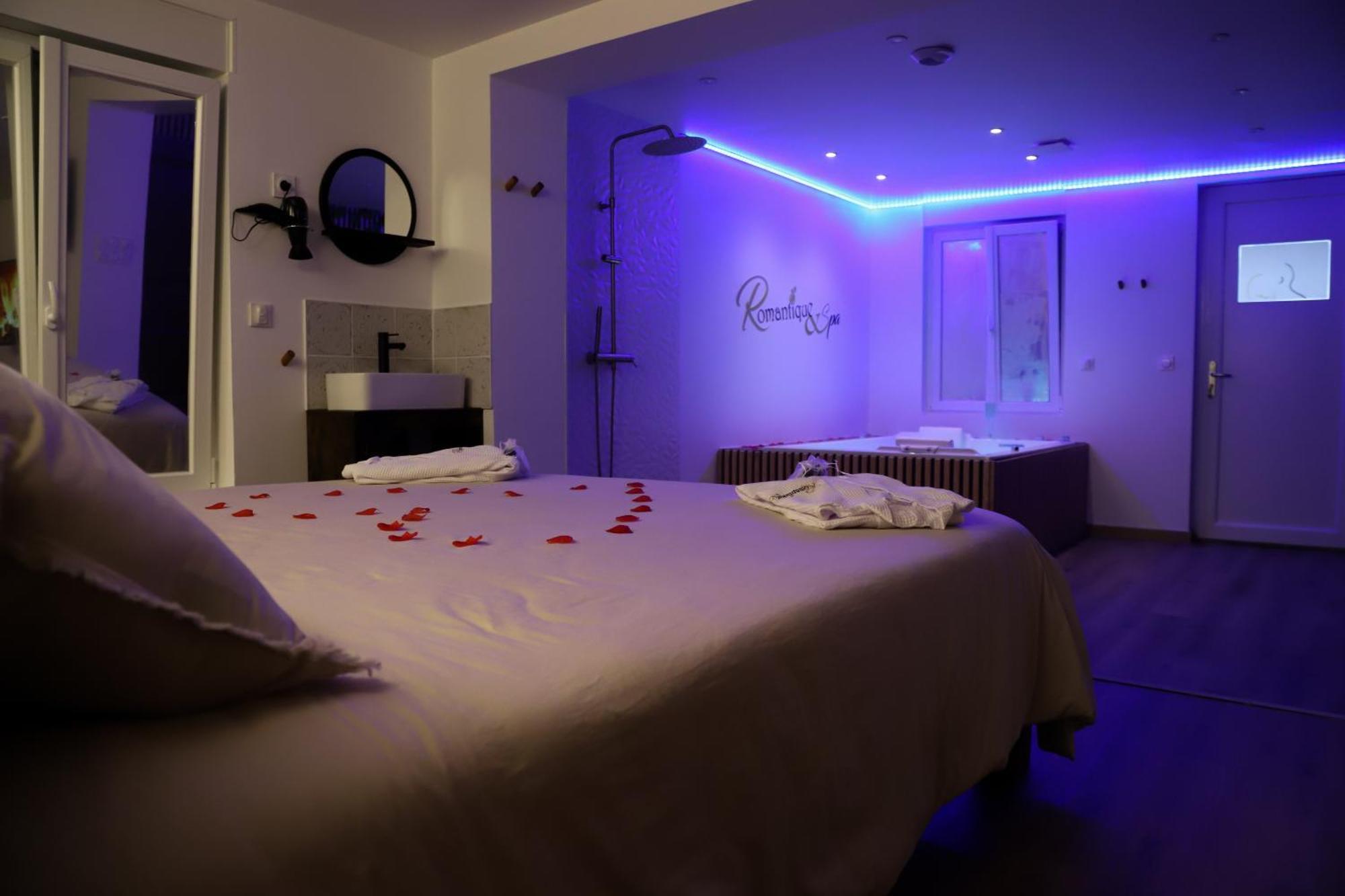 Love Room Unique - Sauna / Jacuzzi Charleville-Mézières 외부 사진